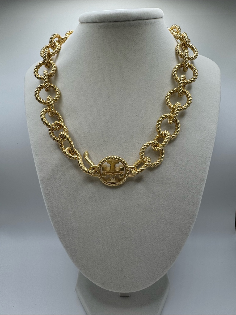 Tory Burch Gold Rope Link Chain Necklace with Round Medallion and bracelet set - Picture 2 of 7